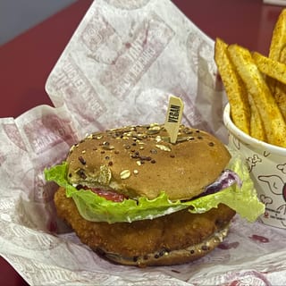 Chi"Q"in Burger